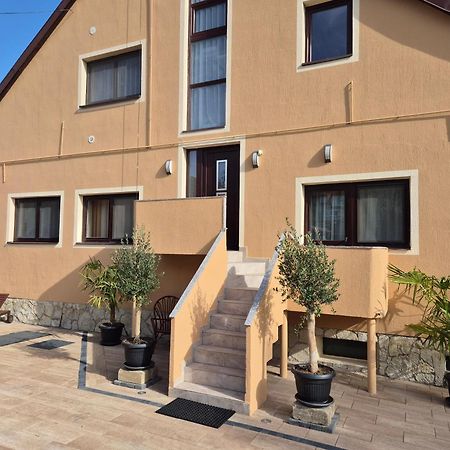 Sarreti Apartmanhaz Balatonfüred Buitenkant foto