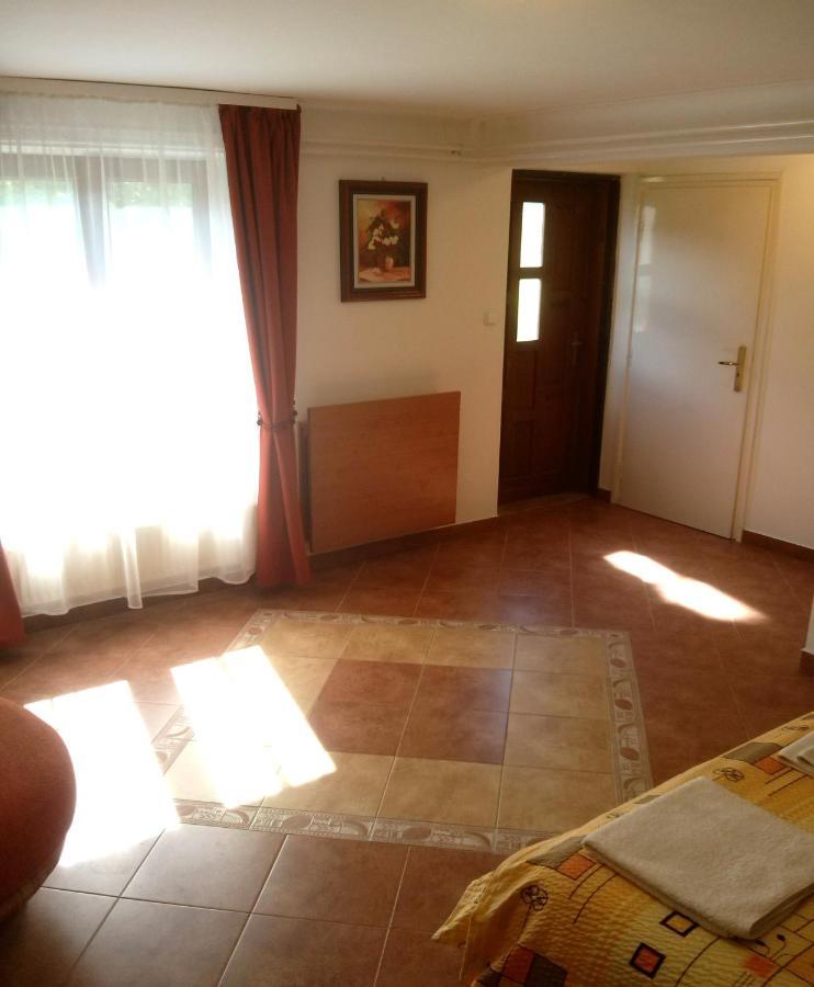 Sarreti Apartmanhaz Balatonfüred Buitenkant foto