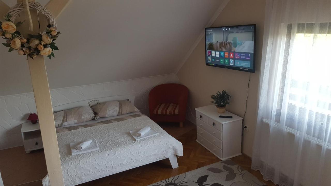 Sarreti Apartmanhaz Balatonfüred Buitenkant foto