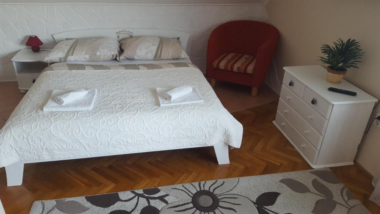 Sarreti Apartmanhaz Balatonfüred Buitenkant foto