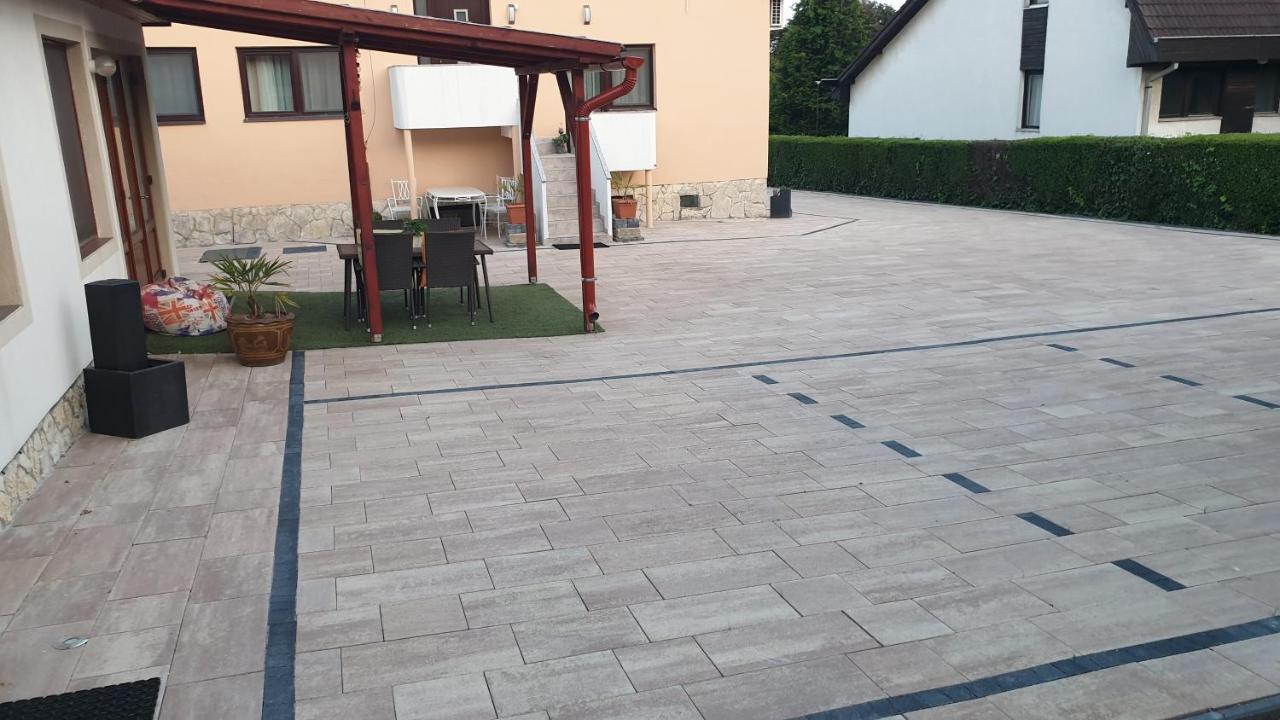 Sarreti Apartmanhaz Balatonfüred Buitenkant foto