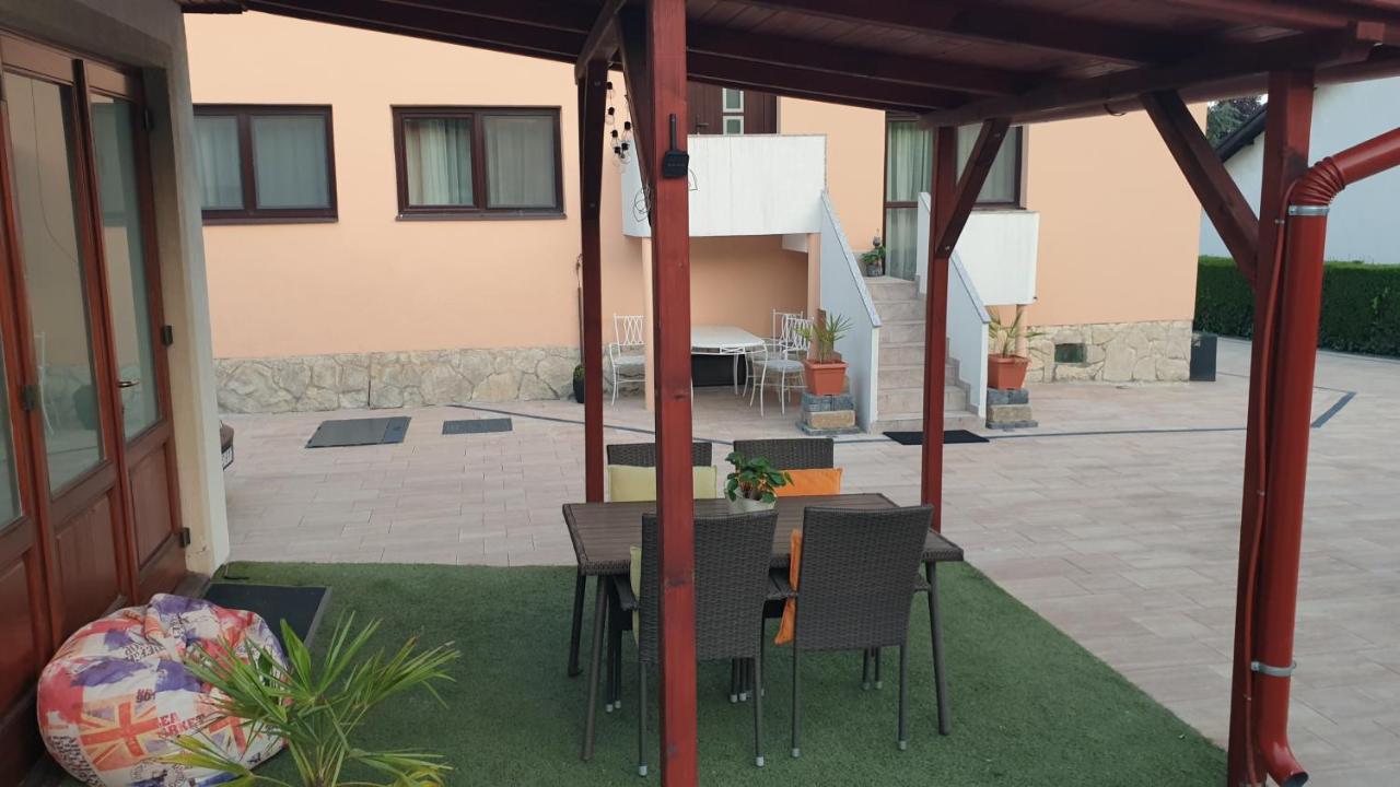 Sarreti Apartmanhaz Balatonfüred Buitenkant foto
