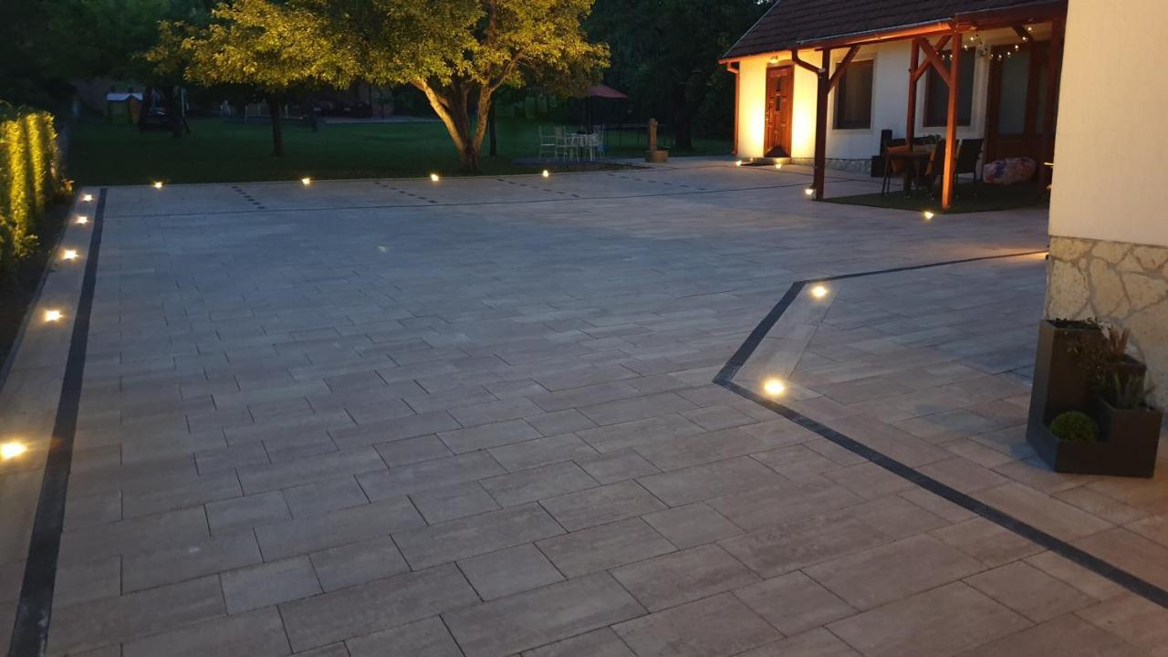 Sarreti Apartmanhaz Balatonfüred Buitenkant foto