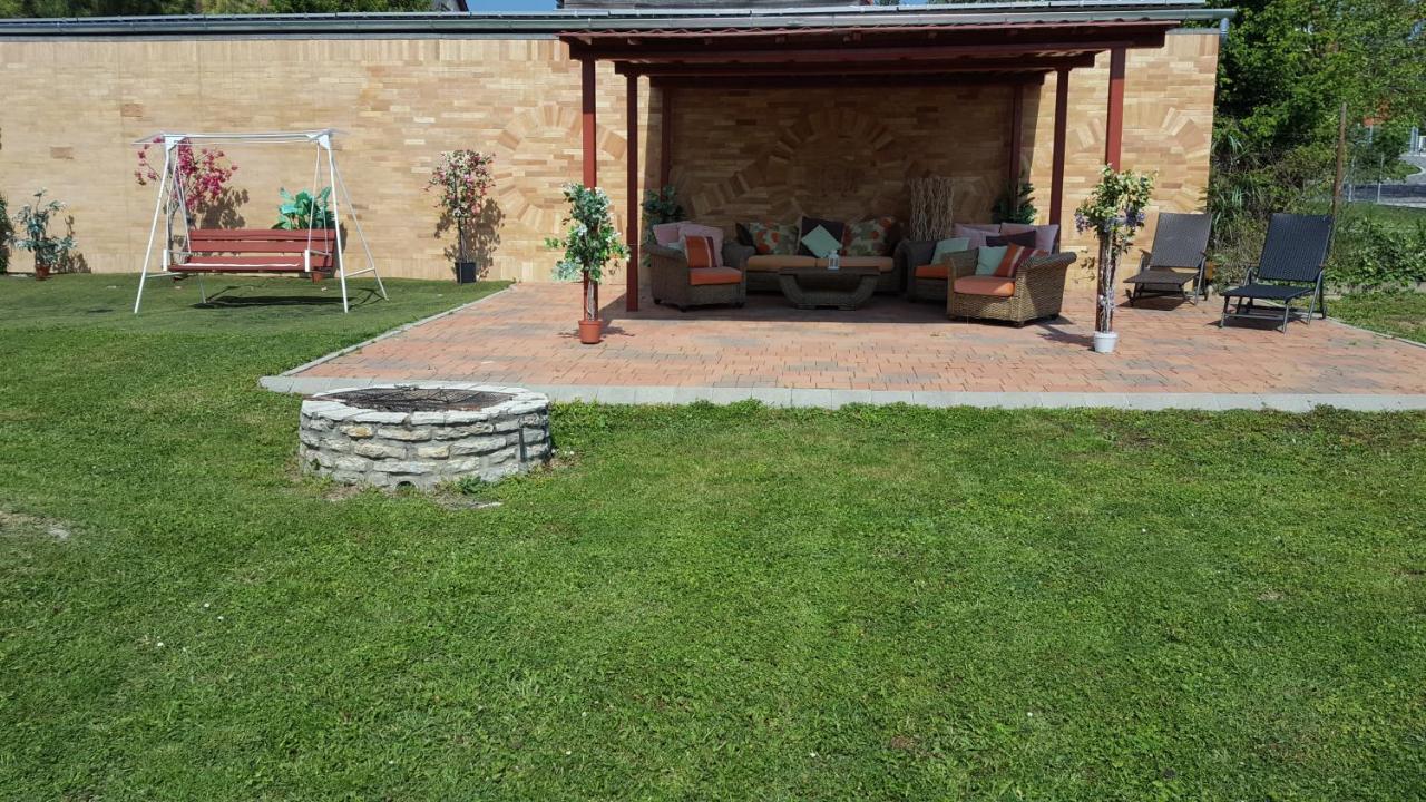 Sarreti Apartmanhaz Balatonfüred Buitenkant foto