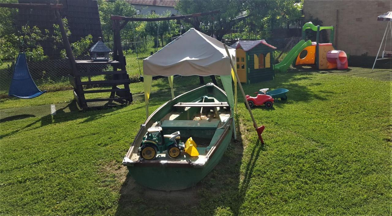Sarreti Apartmanhaz Balatonfüred Buitenkant foto