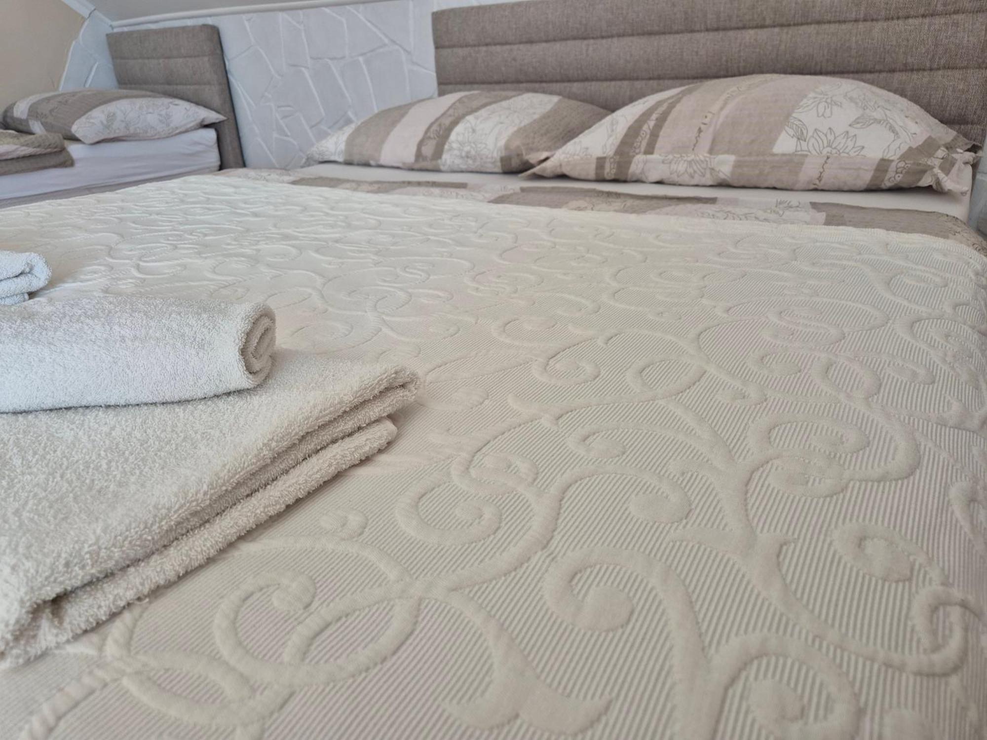 Sarreti Apartmanhaz Balatonfüred Buitenkant foto