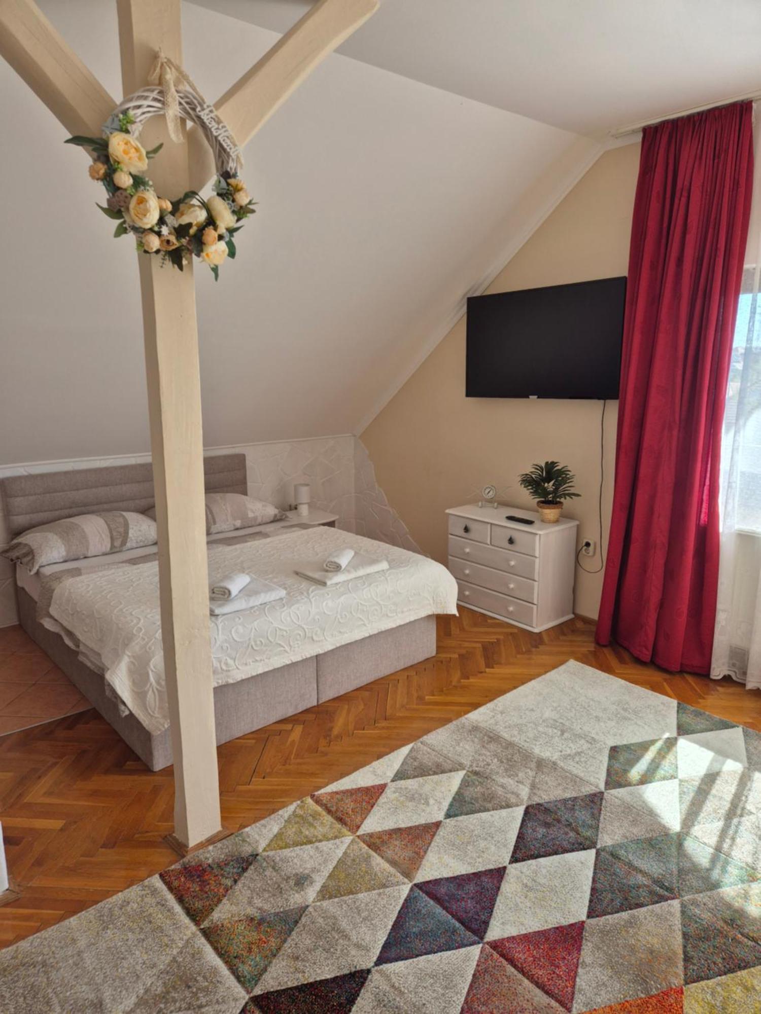 Sarreti Apartmanhaz Balatonfüred Buitenkant foto